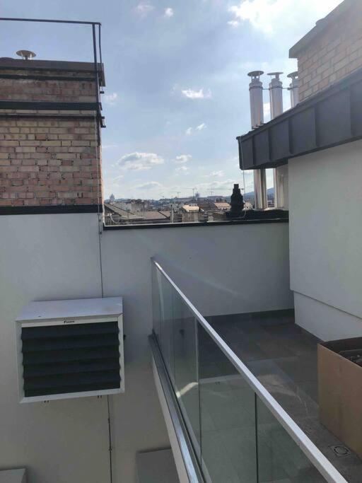 Luxury Cozy 2 Bdr Downtown Apt.4 Budapest Luaran gambar