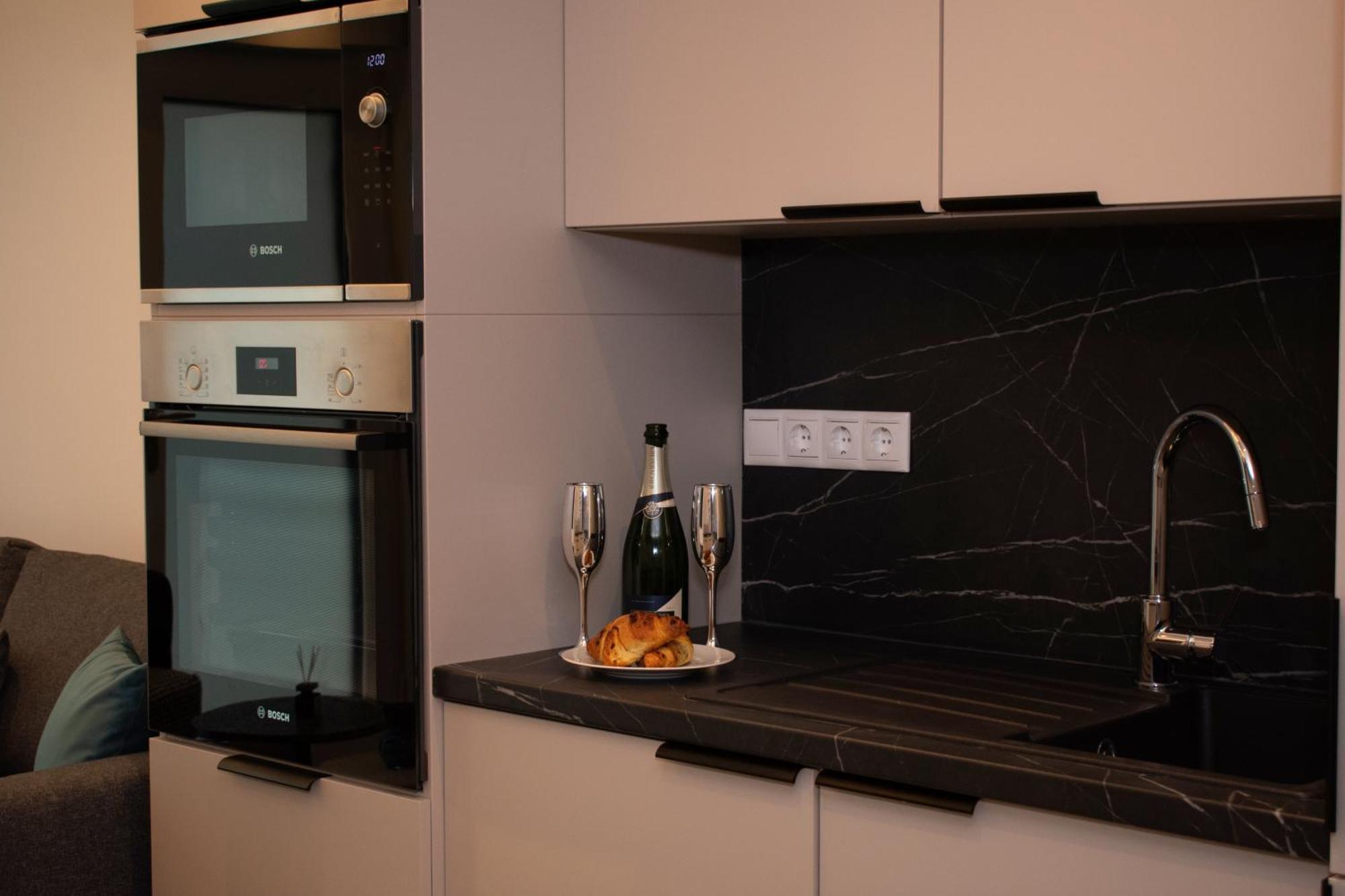 Luxury Cozy 2 Bdr Downtown Apt.4 Budapest Luaran gambar